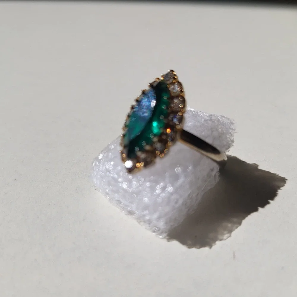Vintage Marquise Emerald Green Glass Rhinestone Cocktail Ring Size 6 Silver - Picture 8 of 10
